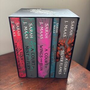 A Court of Thorns and Roses Hardcover Bookset by Sarah J. Maas
